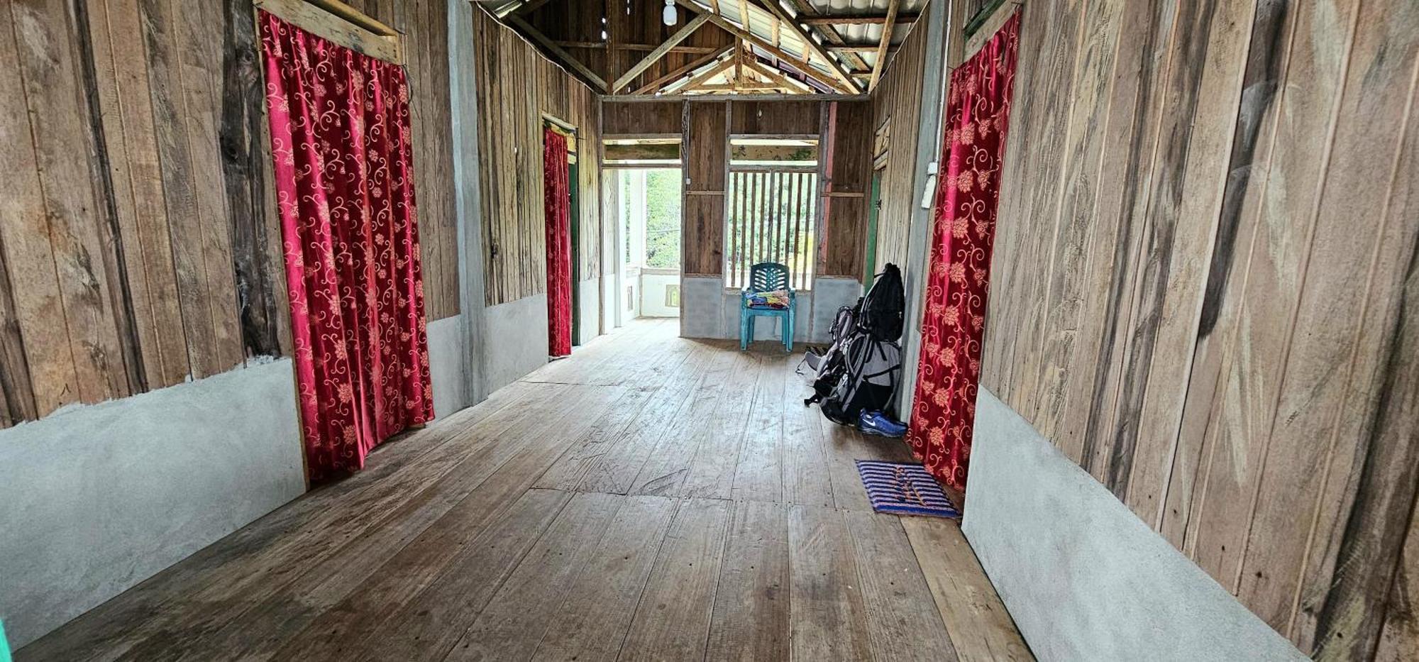 Kia Homestay Banggai Eksteriør billede